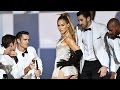 Jennifer Lopez Slaps Booty For Fashion Rocks 2014 Performance