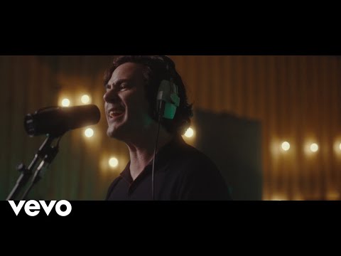 Jack Savoretti - Dancing Through The Rain (Live At Pool Studios)