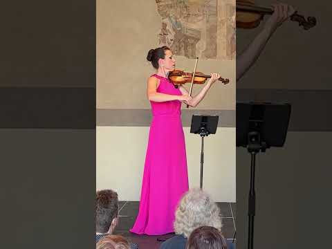 J.S. Bach : Toccata and Fugue in D minor BWV 565 for two violins - The Twiolins live