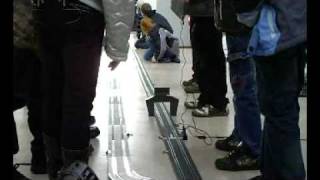 preview picture of video '40 m lange Carrera Rennbahn @ Kinderuni Ilmenau 2009'