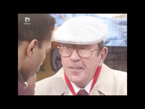 Eastenders - Frank Butcher flogs dozens of Amstrad GX4000 game consoles to unsuspecting Walfordians