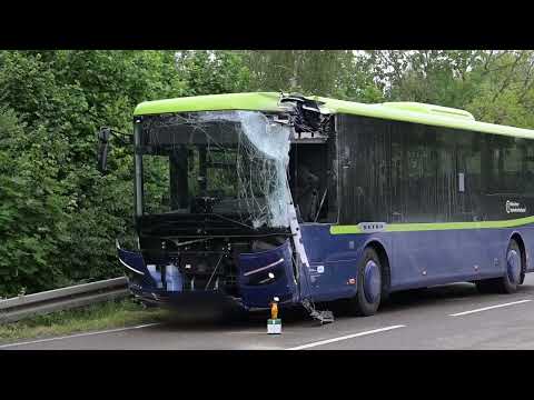 Oberbayern: Zweitklässler stirbt bei Bus-Zusammenstoß auf Schulausflug