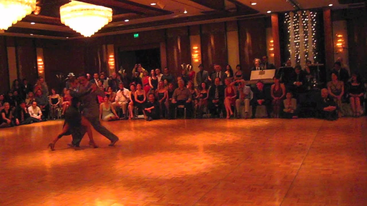 Miriam Larici y Leonardo Barrionuevo, NTW, 07-02-2011, 1 of 4