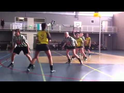 Moeder dochter in een vak scoren doelpunt