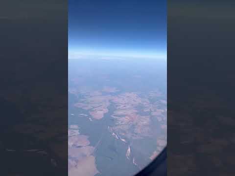 Imagens aéreas do rio Araguaiana, que divide os estados de Goiás e Mato Grosso #satisfying #travel
