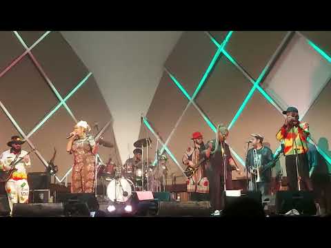 Marcia Griffiths no cine joia dia 13/09 Leões de Israel  part 16