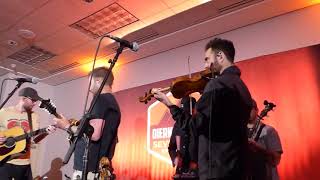 Dierks Bentley - How am i doin&#39; and Free and easy.