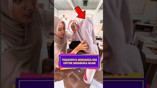 Download lagu Temannya memaksa dia untuk membuka hijab ❗ #videoviral mp3