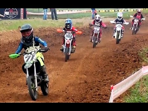 Disputa pela vitoria na Corrida da 65cc em Agronômica SC