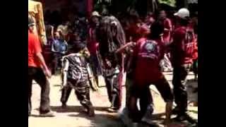 Download lagu Pagelaran seni barong 'SINGO KUSUMO JOYO' Live in kalirejo kangkung,kendal  ( Part: 5 ) mp3