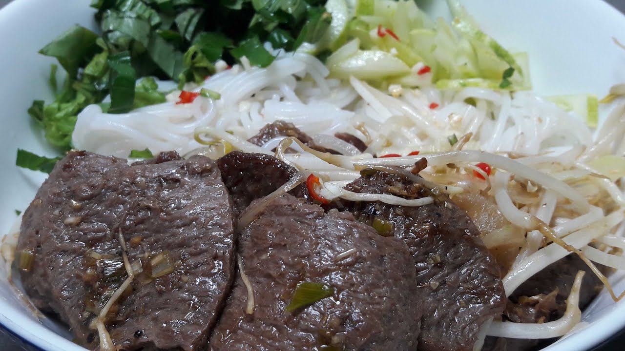 Nấu Bún Bò Chay