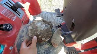 ５年耕している畑から、なんで巨大な岩が？？