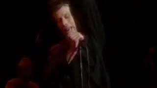 Tom Waits - Romeo Is Bleeding live