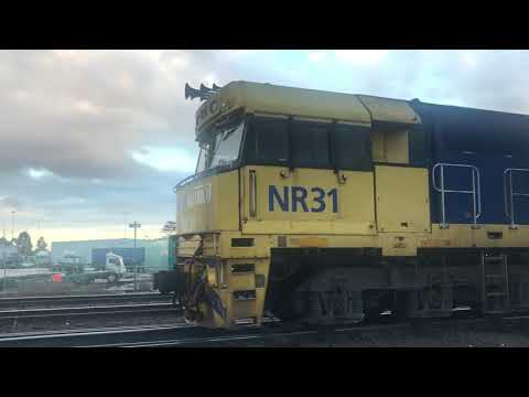 Pacific National NR31 and NR4 at South Dynon - 16/8/19