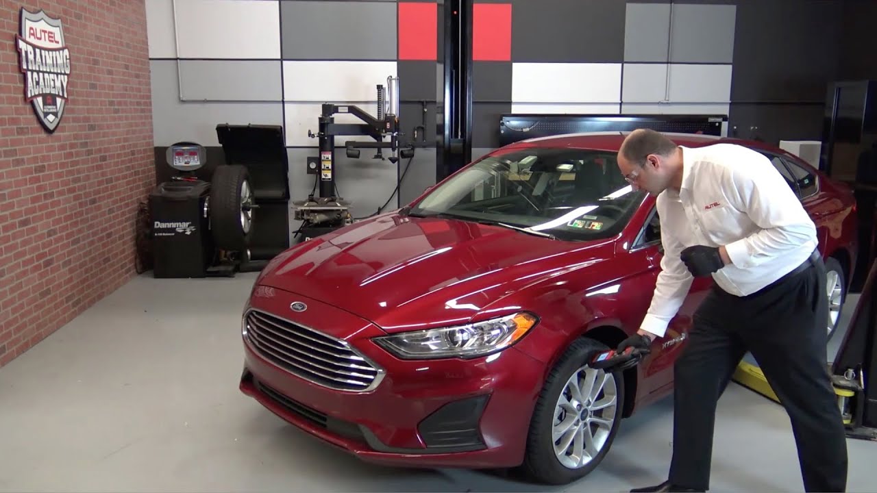 Autel LIVE Webcast - Complete TPMS Solution / 1-Sensor service replacement training demonstration