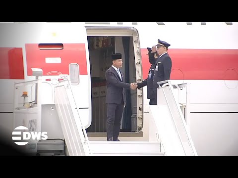 FULL ARRIVAL: Indonesian VP Gibran Receives Grand Welcome Ahead of G20 Summit in South Africa | AC1E