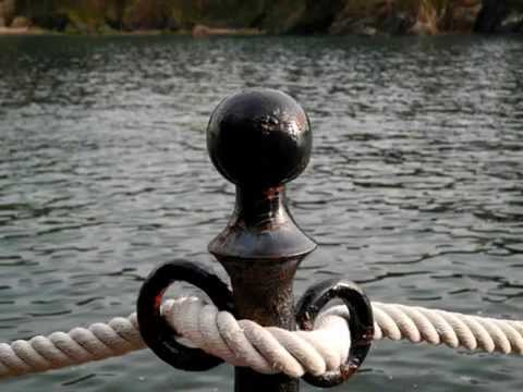 PORTO DE SANTA CRUZ de Oleiros .wmv