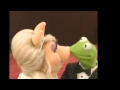 Kermit Piggy So Close