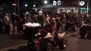 preview picture of video 'Tuscumbia Christmas Parade 2009 Part One (The Moodidays Day 62: December 1, 2009)'