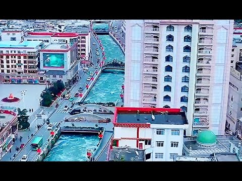Cidade de Kangding, Sichuan, China.