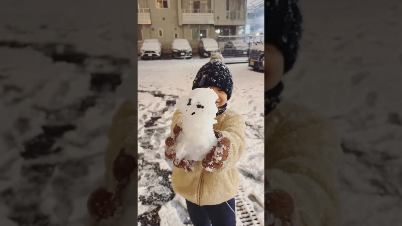 Nos toco jugar con nieve!#mexicanaenjapon #nieve #日本に住んでるメキシコ人 #雪だるま