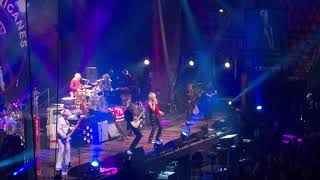 Remu &amp; Hurriganes, Helsinki Ice Hall 20.1.2018. Slippin&#39; and Slidin&#39;.