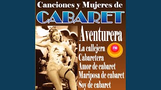 Kadr z teledysku Fue en un cabaret tekst piosenki La Sonora Santanera