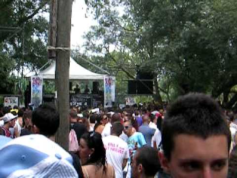 Felix Krocher @ Old River Park 31.05.09 Plays "RADIO SLAVE-GRINDHOUSE TOOL"