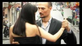 Kara Wenham y Javier Antar: Chique