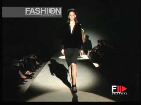 "Gucci" Autumn Winter 2001 2002 Milano 2 of 3 pret a porter by FashionChannel.mov