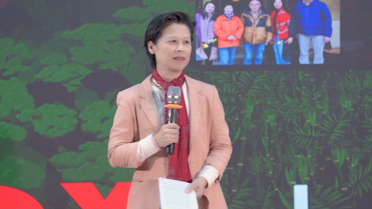 Du lịch, sinh kế và cách người dân Lô Lô Chải sống cùng thiên nhiên | Trần Kim Loan | TEDxHanoi