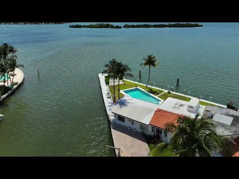 The Jills Zeder Group Presents 1039 NE 72nd St, Miami, FL
