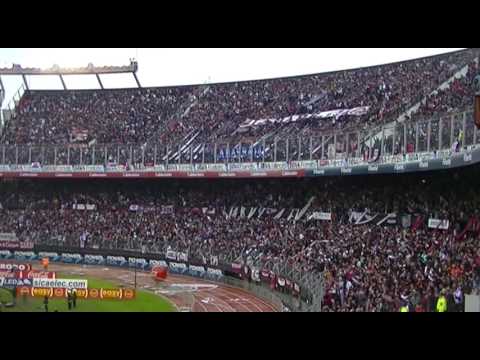 "Lanus Campeon: Momento justo donde los hinchas de Lanus festejan el gol de Junior Benitez" Barra: La Barra 14 &bull; Club: Lanús
