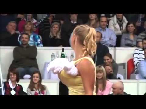 Wozniacki and Cibulkova diễn...