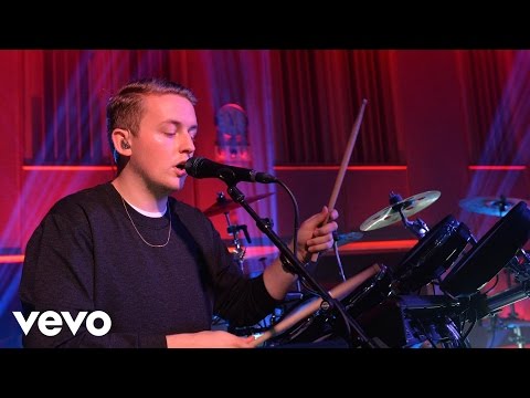 Disclosure - Moving Mountains ft Brendan Reilly in the Live Lounge
