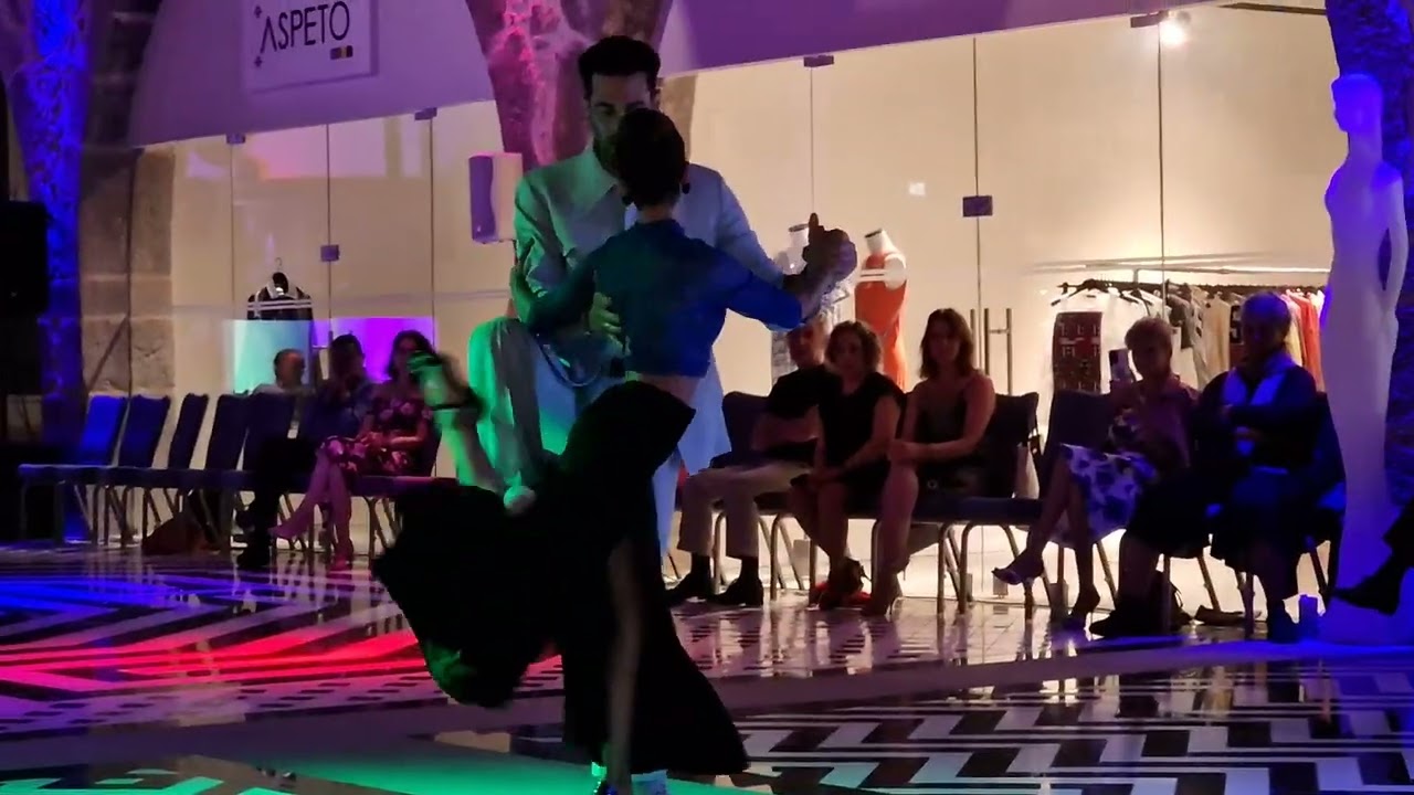 Mauro Caiazza e Carolina Gianinni no Milongueros All Aboard em 21/07/22 - 4/4. Na Alameda WOW.