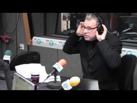 Jackass 3D reviewed by Mark Kermode