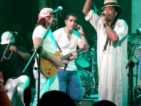 Carlinhos Brown + Bell do Chiclete e filho