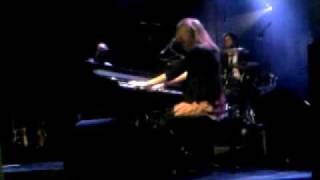 Laura Jansen - introducing band + intro song + Signal.