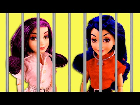 Descendants Mal & Evie with Wicked World Ben, Frozen Hans, Maleficent PART 3