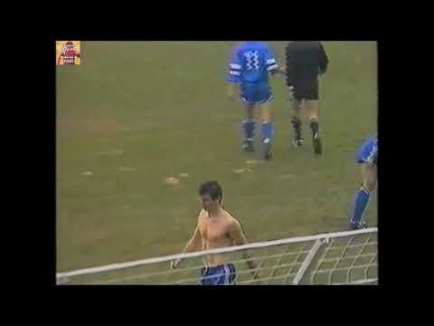 Eric Cantona Throws Shirt at Referee v Torpedo Moscow 1989