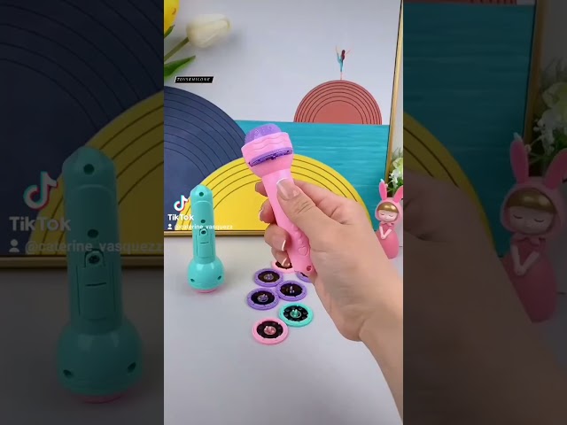 Vídeo relacionado con Disney Stitch Linterna, Infantil Linterna LED, Incluye Corra de Muñeca, Regalo para Niñas
