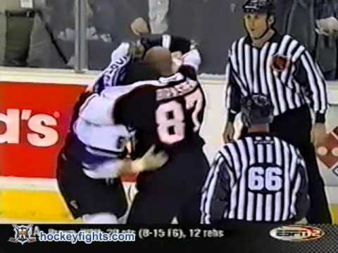Donald Brashear vs Brad Norton