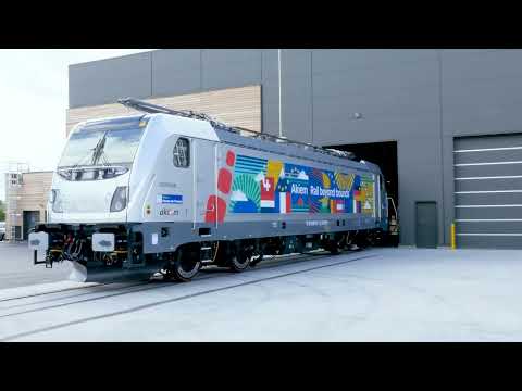 Let's discover Akiem's TRAXX MS3 Universal™ "Rail beyond bounds"!