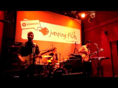 The Delay Count to 3 Jumping Fish Live @ Six D o g s