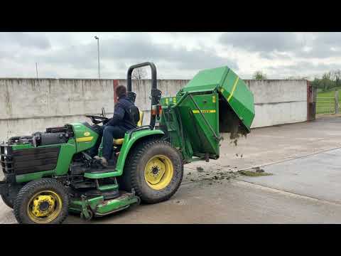 JOHN DEERE 4410 RIDE ON ROAD LEGAL LAWNMOWER - Image 2