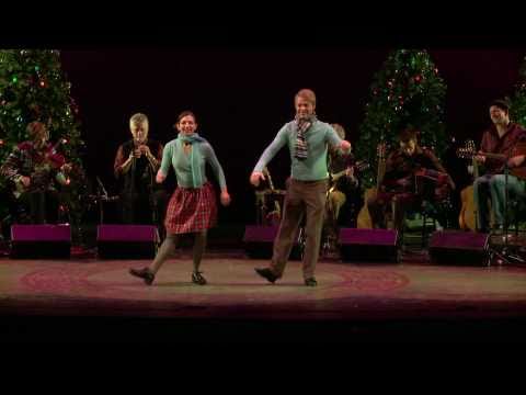 "Ice Skating Duet" from a Christmas Celtic Sojourn 2009 [HD]