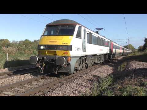 90014 and 82152 on 1P25, 09:30, Norwich - London Liverpool Street