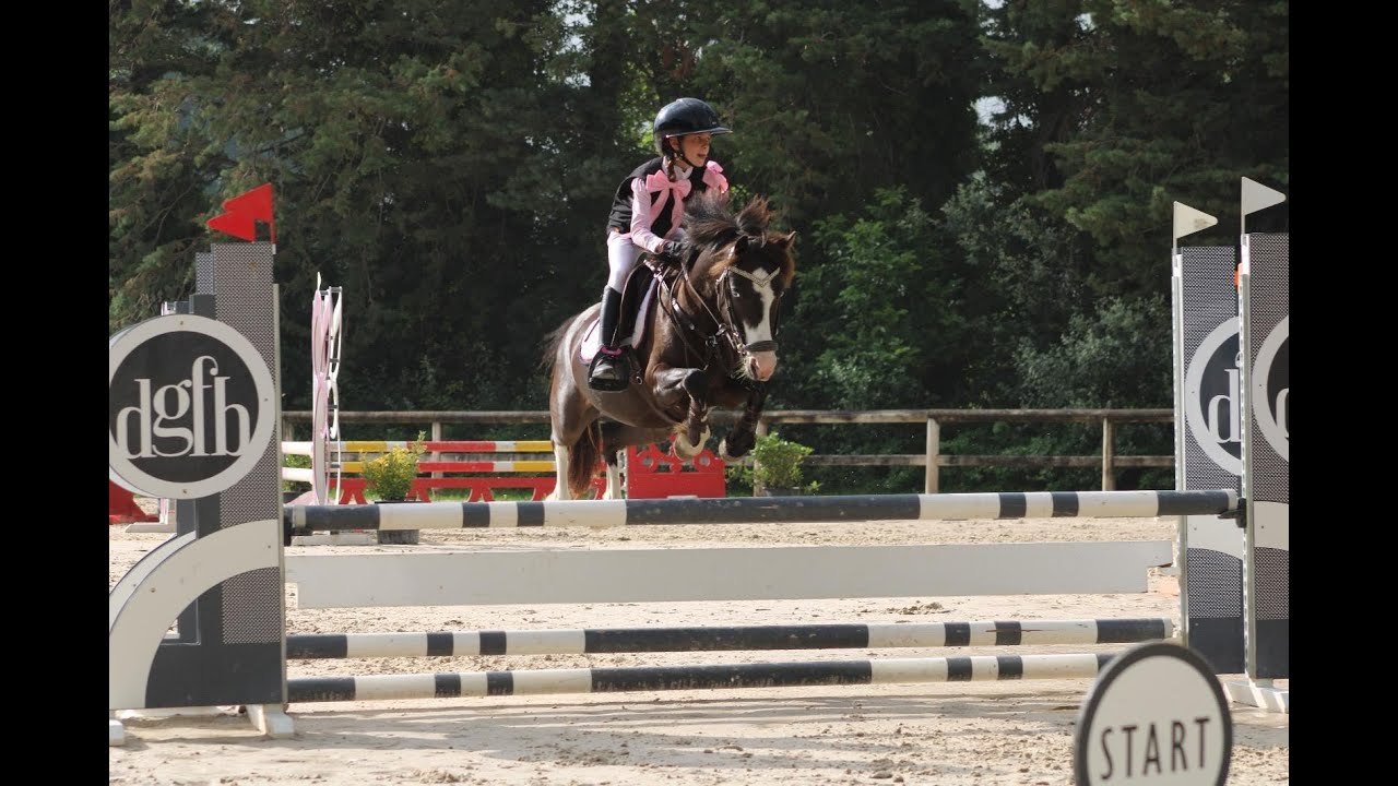 HELLBOY DE COME (- x -) video 1