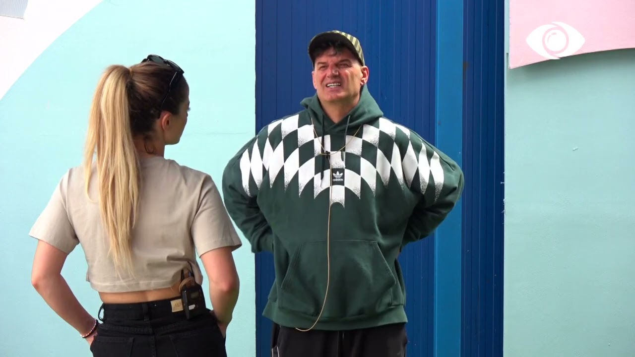 Bledi në mision/Nita e pyet si është, ai tregon kur mund të lërë shtëpinë